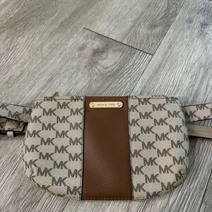 MICHAEL KORS Belt Bag Fanny Pack MK Tan Signature Logo